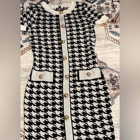 Elegant Black and White Houndstooth Dress - Picture 1 of 6